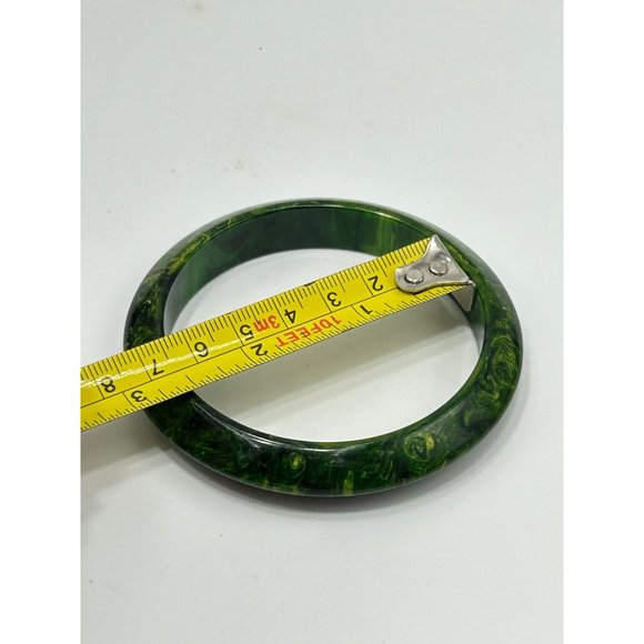 Vintage Marbled Green Bakelite Bangle Bracelet Dark Green Edged Pointy Design - Picture 9 of 9